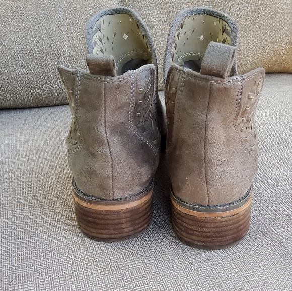 Steve Madden Tan Brown Faux Suede Booties - Picture 8 of 9